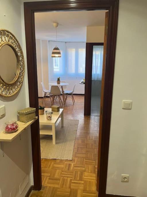 Acogedor Y Soleado Apartamento Recien Amueblado En Gijon Exterior photo